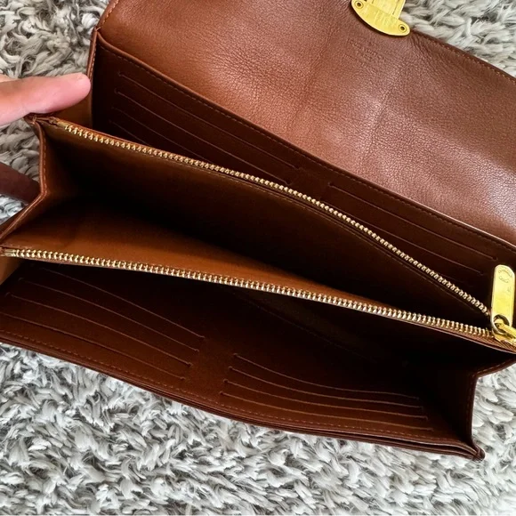 LOUIS VUITTON Cognac Monogram Mahina Leather Amelia Wallet - Picture 6 of 13